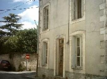 Reduced. Separation forces sale. Coulonges-sur-l`autize